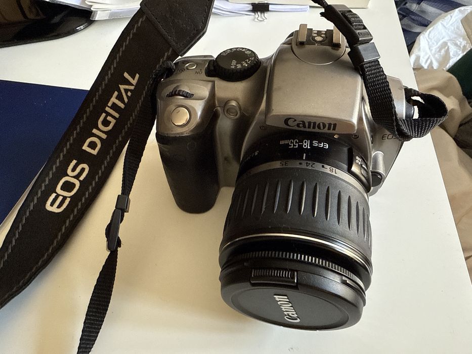 Maquina CANON EOS 300D