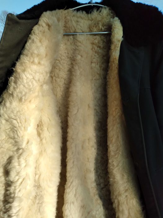 Натуральный чёрный покрытый овчинный тулуп/ кожух -2шт.  р52-54