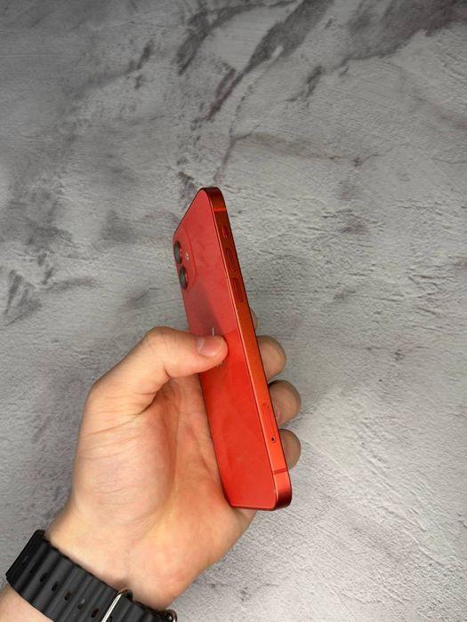 Продам iPhone 12