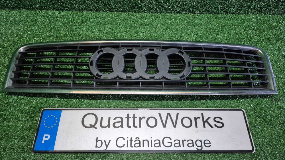 Grelha Capo Audi A4 B6 8E Original Bom Estado - Falta Simbolo AUDI