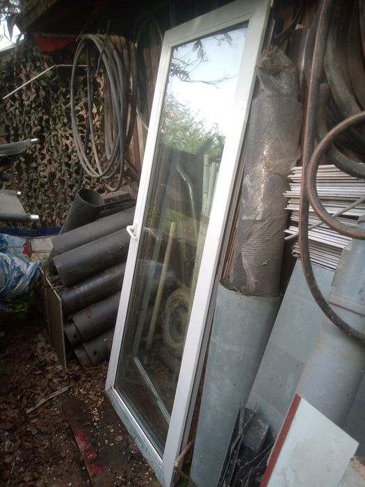 Продам оконных рамок металопластиковые без стекла.