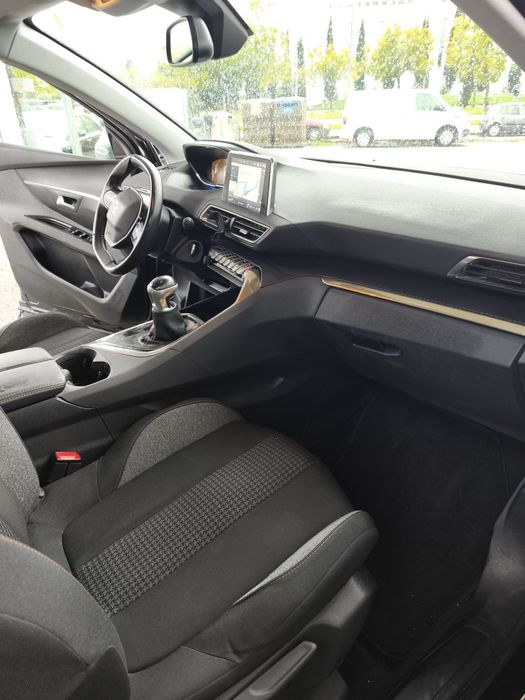 Peugeot 5008  7 lugares com 73000km