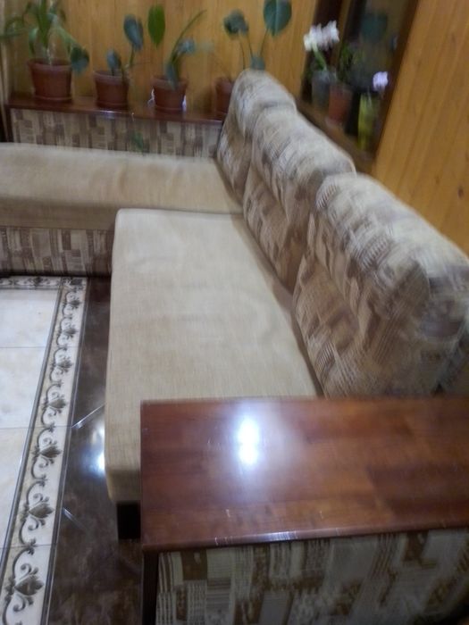 Диван кутовий розкладний.