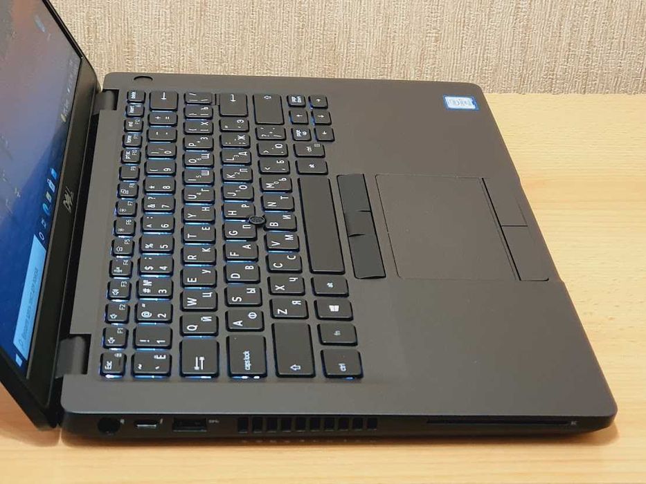 Ноутбук Dell Latitude 5401 Intel Core i5-9300H RAM 16Gb Батарея 5годин