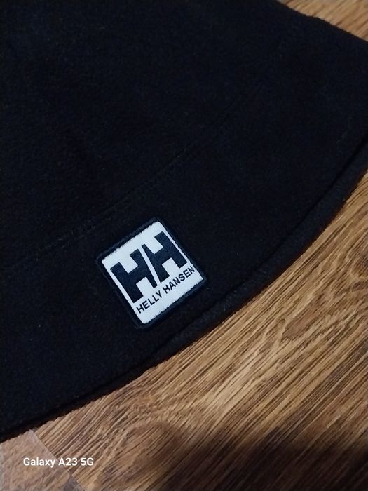 Helly Hansen czarna  czapka z polaru