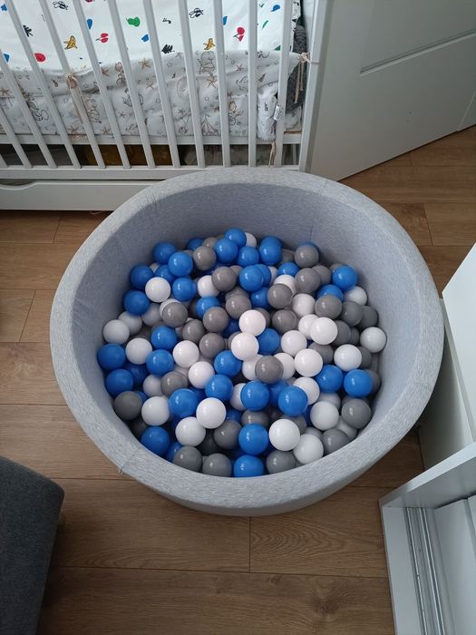 Basen z piłeczkami