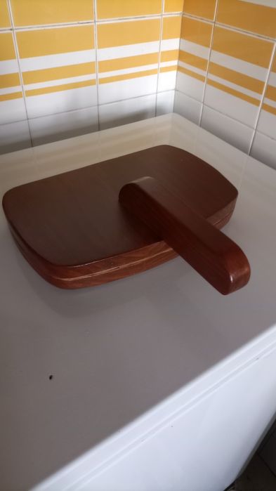 Prensa em madeira para massa (pasteis)