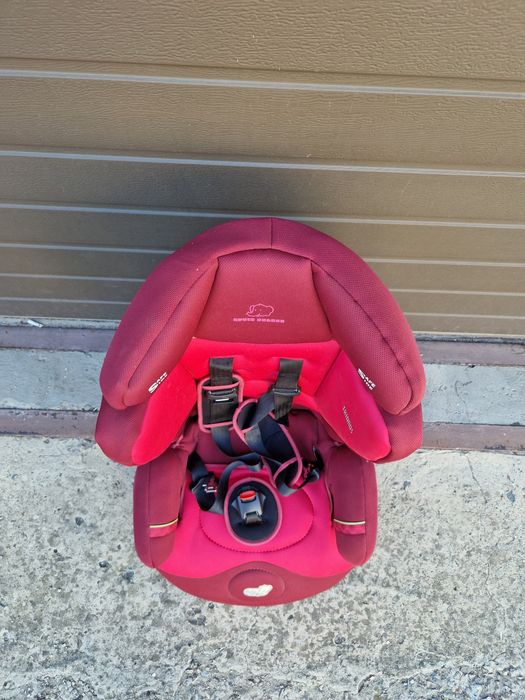 Продам дитяче крісло в авто