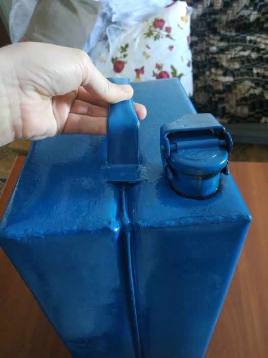 Добротна металева каністра на 20літрів з товстими стінками часів 70-х