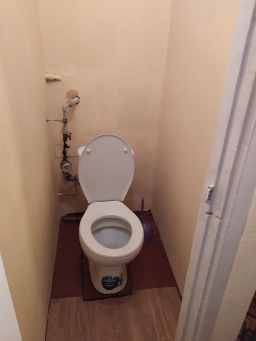 Здам в оренду прохідну кімнату для дівчини без ріелторів.