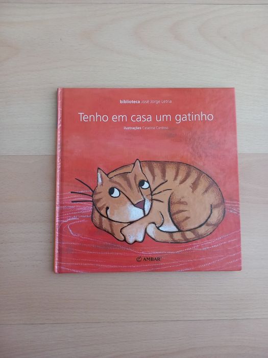 Livro "Tenho em casa um gatinho"