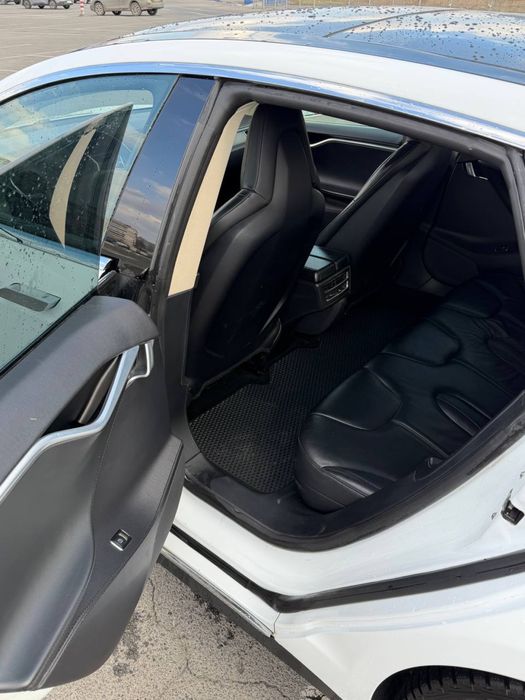 Tesla model S 2013 60Кв