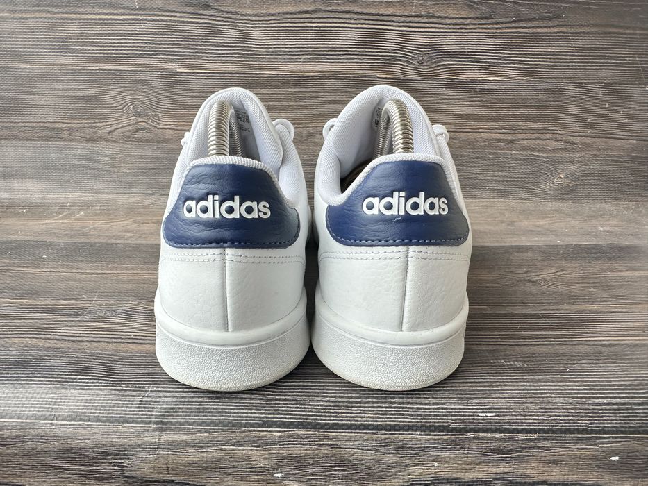 Кросівки Adidas advantage 44 р