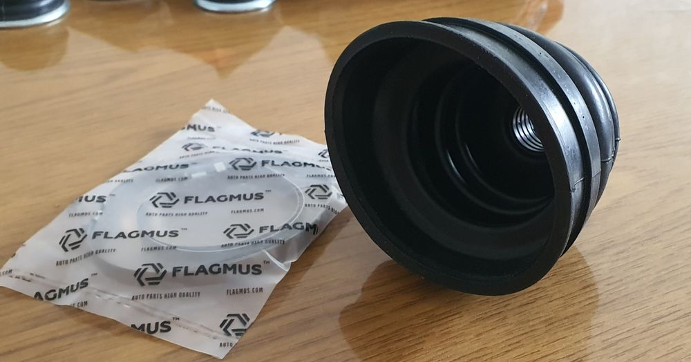 Пильник від роздатки на кардан Шевроле Ніва