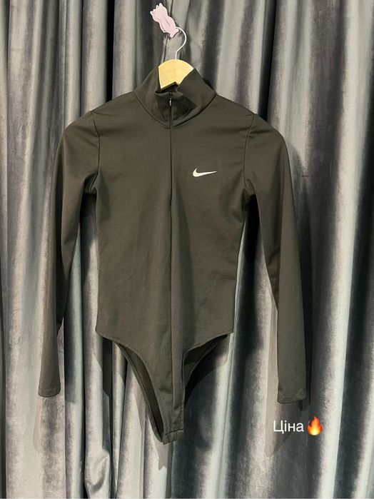 Жіноче боді,NIKE