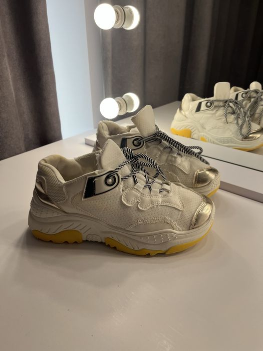 Розпродаж! Кросівки білі з жовтим, сіточка (б/в)