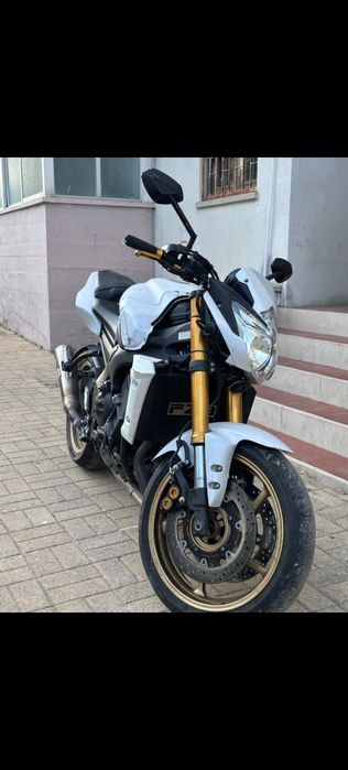 Vendo moto fz8 completamente nova com 30mil km