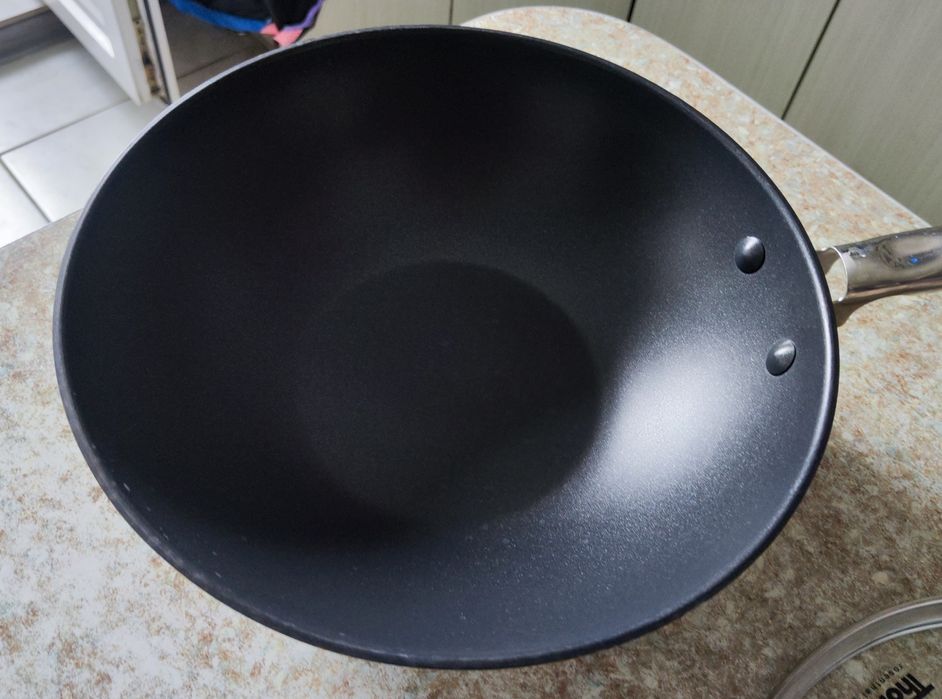 Продам сковорідку WOK