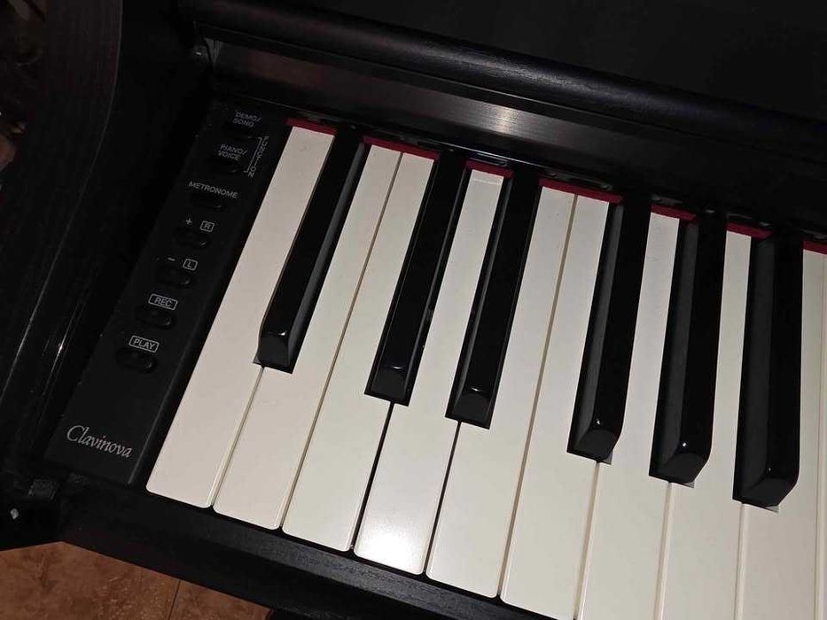 Yamaha CLP-625 + Banco Regulável + Auscultadores Sennheiser HD 559