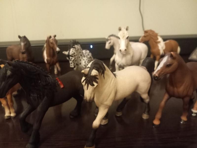 Figurki koni Schleich