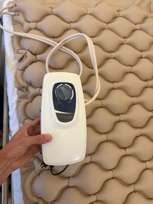 Cama ergonómica articular idoso c/ motor e colchão escaras