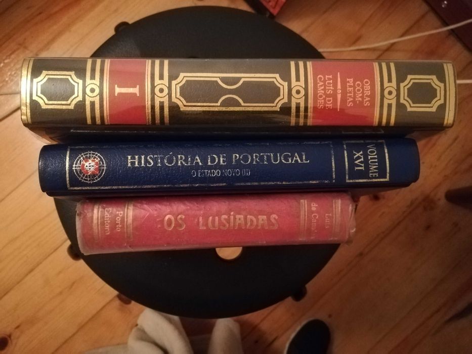 Livros Lusíadas e história Portugal estado novo