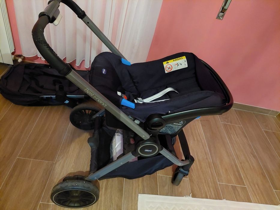 Carrinho ovo e isofix da marca chicco