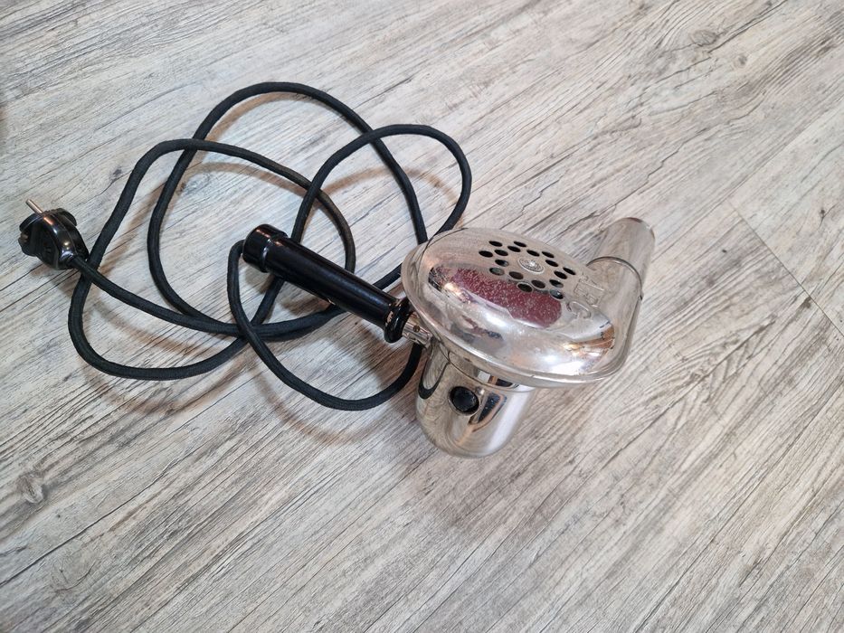 Suszarka AEG działająca zabytek