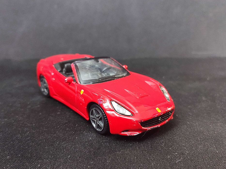 Модель авто Ferrari California Cabrio 1.43 Bburago