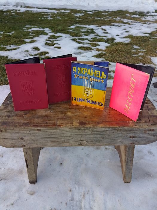 Обложка на паспорт-2шт,кожанная обложка-1шт,обложка загранпаспорт-1шт.