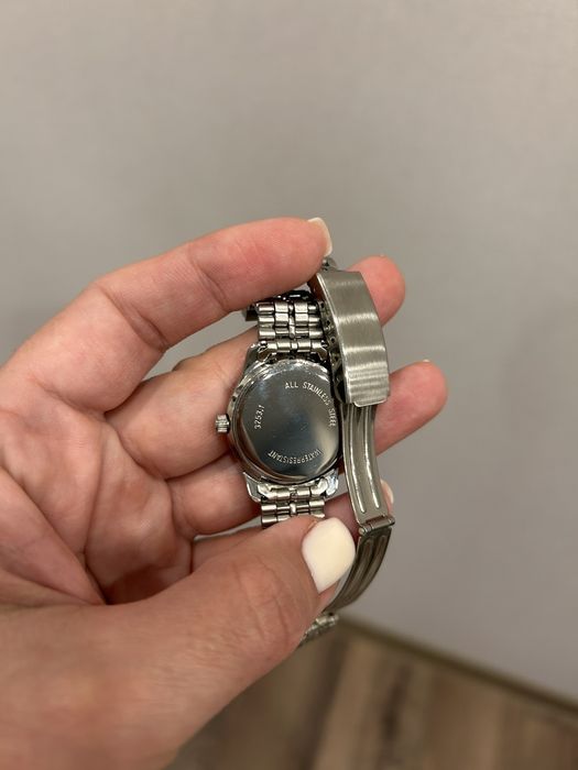 Годинник швейцарський годинник Grovana