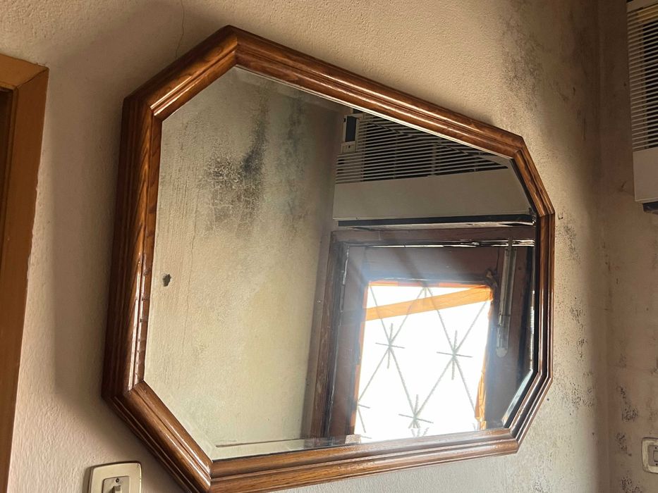 Espelho de parede em madeira