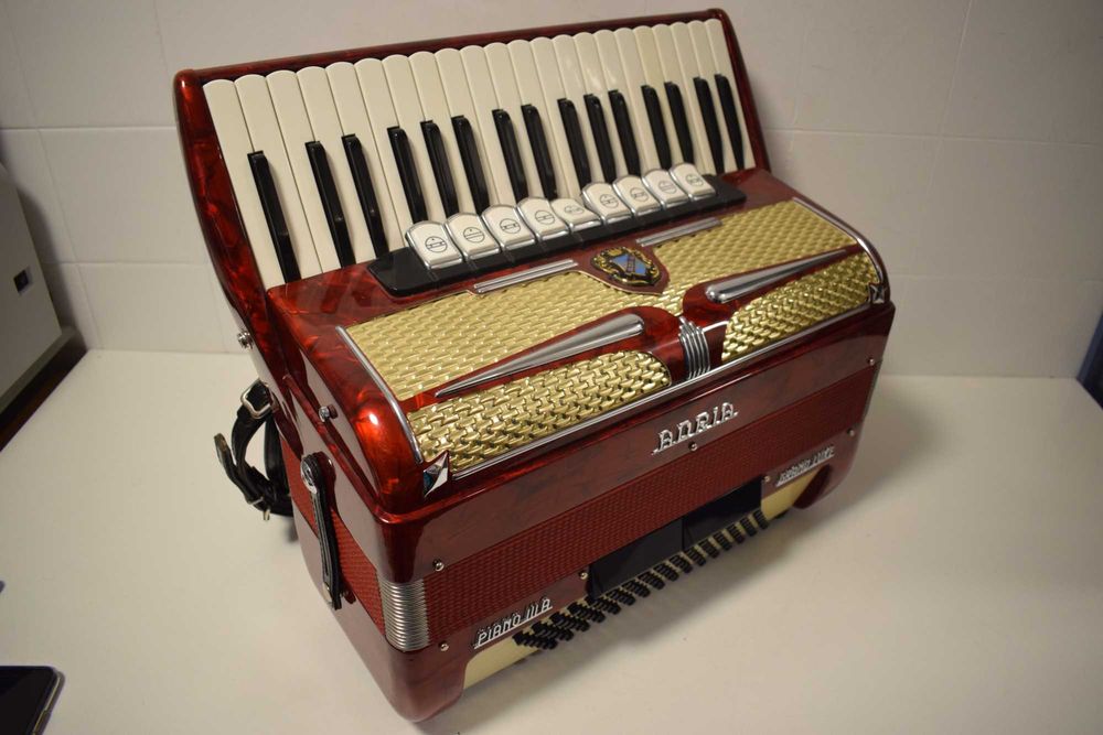 Acordeao Adria 3 Voz 96 Baixos.N 49