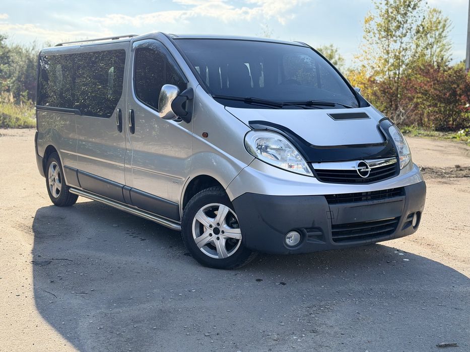 Продам RENAULT TRAFIC 2007 2.5 дизель довга база в гарному стані