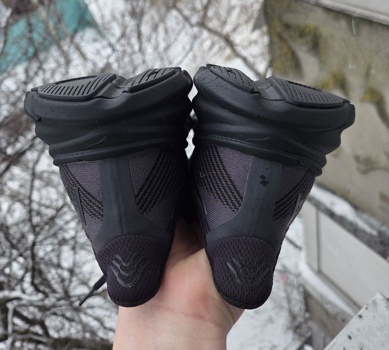 46р Hoka Clifton 9 чоловічі кросівки