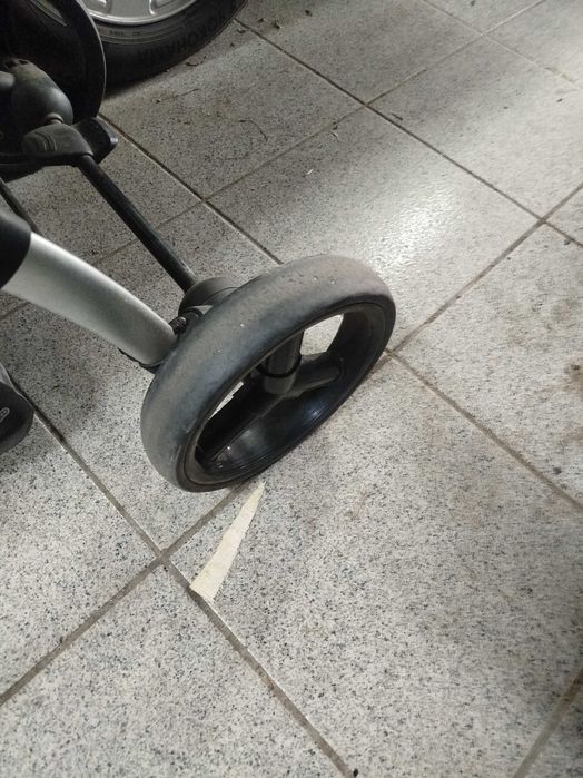 Carrinho bebé com ovinho