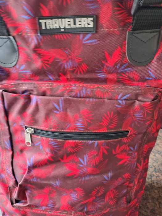 Сумка на колесах для речей та продуктів.