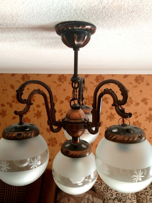 Продам медную люстру в отличном состоянии