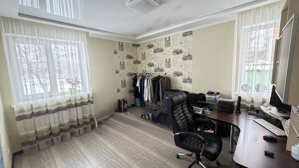 Продам затишний будинок на Роменській