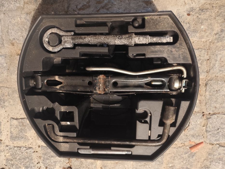 Limpeza de Garagem – Material Citroen C4 1.6 HDi [Bom Estado]
