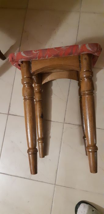 Стінка у вітальню,,стільці,трюмо,стіл письмовий, стіл офіс