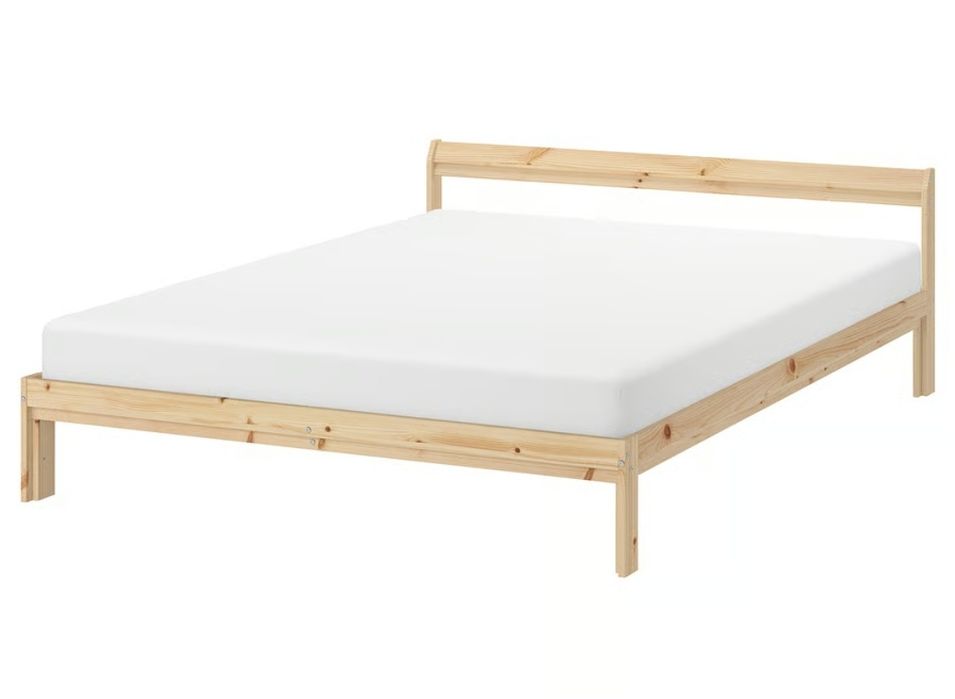 Cama e colchão IKEA