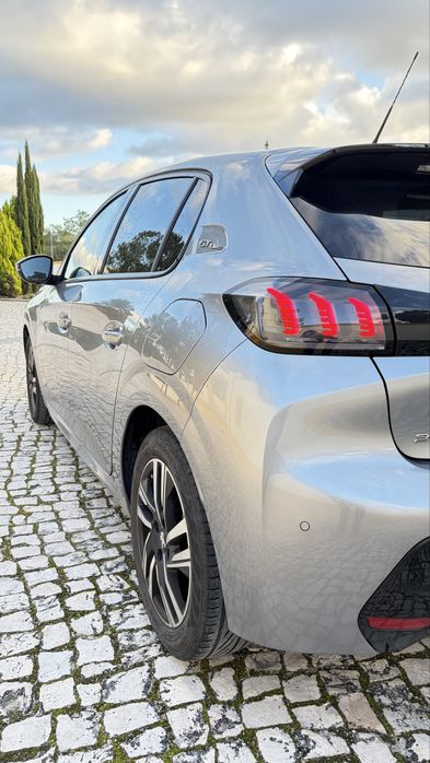 Peugeot 208  Full Extras