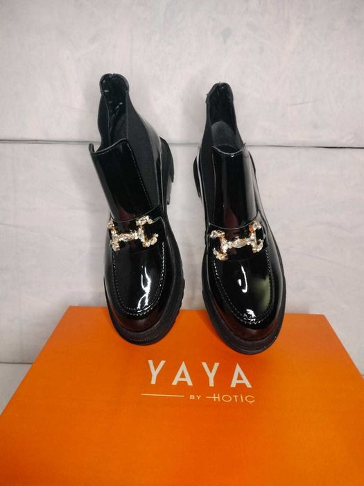 damskie botki model Yaya
