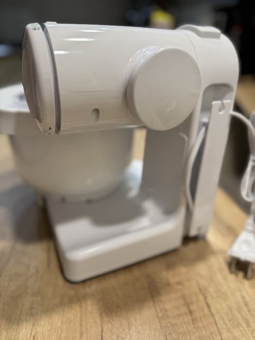 Кухонний комбайн Bosch Mum 4