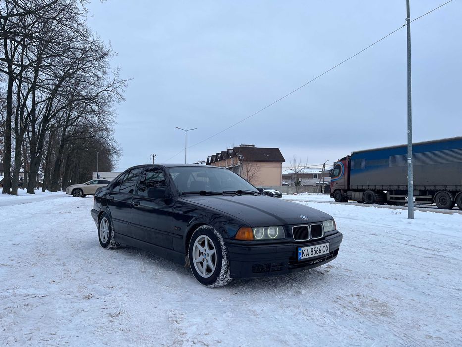 Продам BMW E36 1996р sedan 1.8