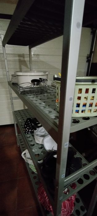 Estante em alumínio