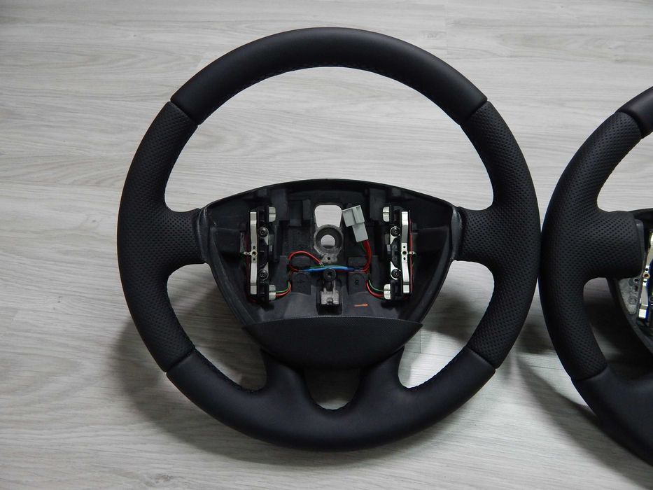Renault Trafic Opel Vivaro - kierownica nowa skóra obszycie
