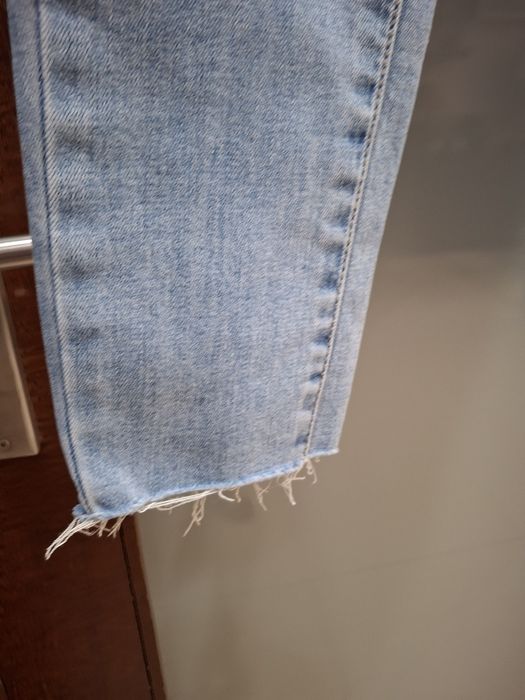 Calça de ganga com brilhantes