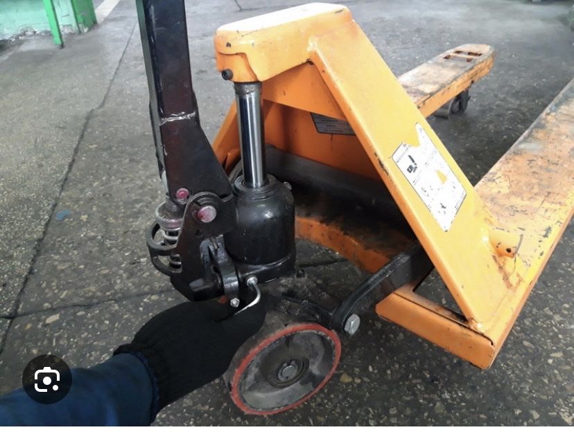 Ремонт и выкуп гидравлических тележек , штабелеров и рокл(рохл)